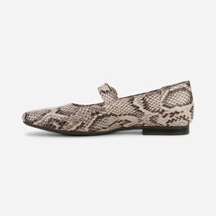 Kelly Mary Jane Flat