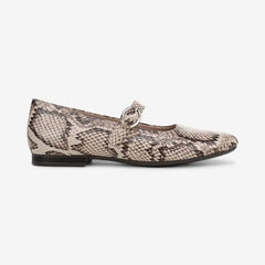 Kelly Mary Jane Flat